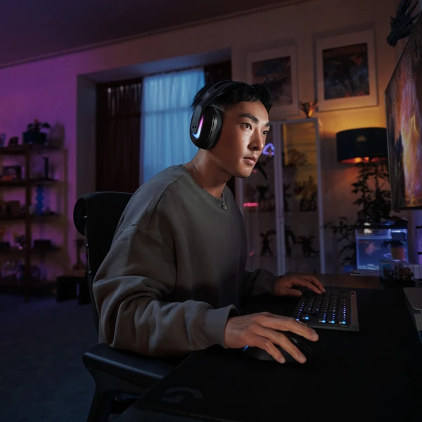 Logitech G522 LIGHTSPEED bezdrátová herní sluchátka černá - Sluchátka - Obrázek UGRF000L01