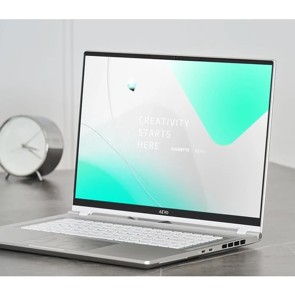 GIGABYTE AERO 16 OLED (BSF-73EE994SO) - notebook - bílý - Notebooky - Obrázek VBX0G00101