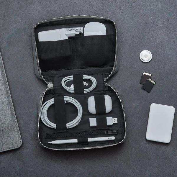 Woolnut kožený Tech Organizér šedý - Organizéry - Obrázek Y0Q4000701