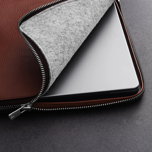 Woolnut Leather Folio kožené pouzdro pro MacBook Air 13"/MacBook Pro 14"/MacBook Pro 13" hnědé - Pouzdra - Obrázek YBG7000601