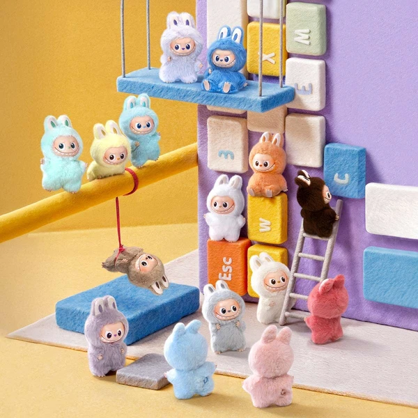 POP MART Labubu The Monsters - Pin For Love Series Blind box (A-M) - Figurky - Obrázek Z77H000K01