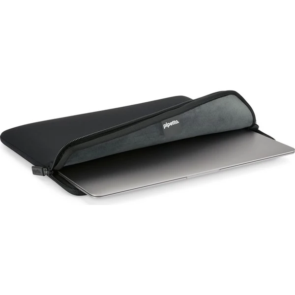 Pipetto Classic Fit Sleeve V2 pouzdro pro MacBook 14"/13" černé - Pouzdra - Obrázek a1f0d1244356419aa1e9f27fd982f9f2