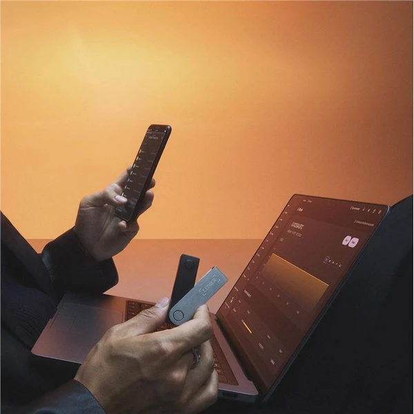 Ledger Nano X krypto peněženka (iOS/Android/Windows/MacOS/Linux) retro gaming - Krypto peněženky - Obrázek a430814c79ae4e3aa3e7c9a3335402c7