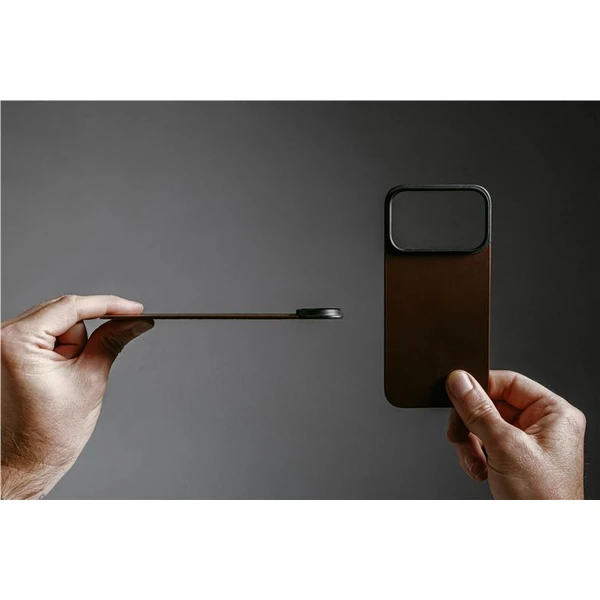Nomad Magnetic Leather Back (Horween) Magsafe kožený kryt iPhone 17 Pro Max Black - Pouzdra - Obrázek a688873f450d4e3c82730871f8072fc6