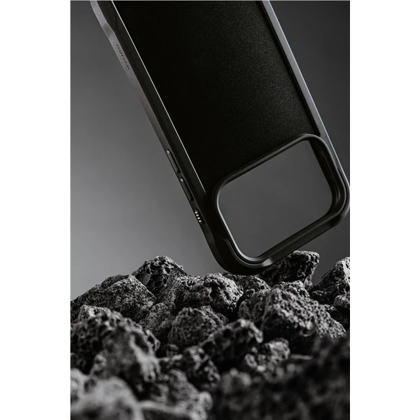 Nomad Rugged Leather Case (Horween) MagSafe kožený kryt iPhone 17 Pro Max Black - Pouzdra - Obrázek b273f1c92baa4d3eb612826192087461