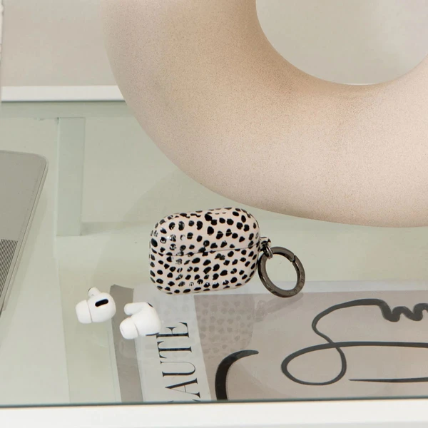 Burga pouzdro pro Airpods 4 Almond Latte - Pouzdra - Obrázek b2f64b05d49f4b04a0efb3f4d6911ef1