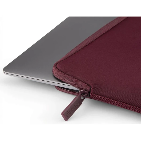 Pipetto Classic Fit Sleeve pouzdro pro MacBook 14"/13" burgundy - Pouzdra - Obrázek b7eb75c1078c4937a6517cfab49abd4f