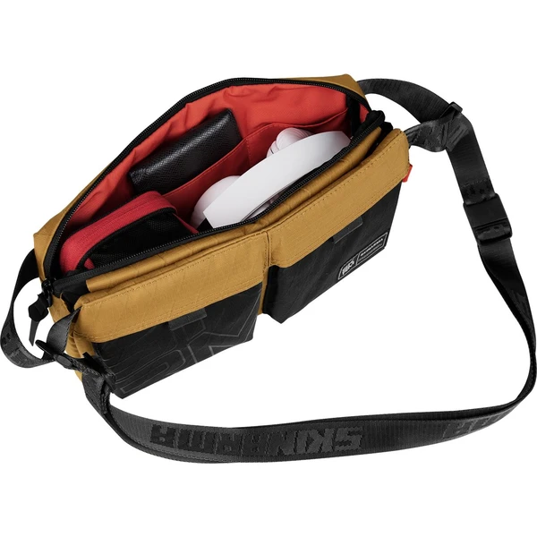 SKINARMA Jager Crossbody taška Brown - Popruhy a crossbody - Obrázek bcb85cd9b2e24fd0a71bf3848b098b02