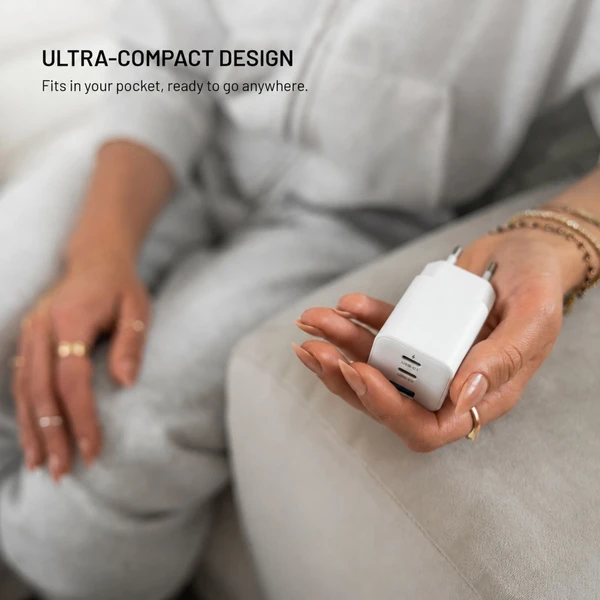 FIXED Mini GaN nabíječka s 2x USB-C a USB-A, PD, 100W, bílá - Nabíječky - Obrázek c6c3ec5cd2de472da4461c9cfaaed43c