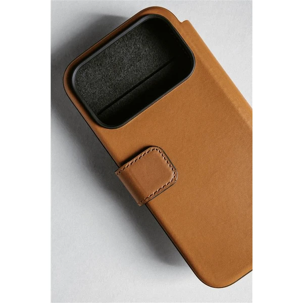 Nomad Modern Leather Folio MagSafe kožené pouzdro iPhone 17 Pro English Tan - Pouzdra - Obrázek d4424390e9fc4cd0aaf98fcda85536ec