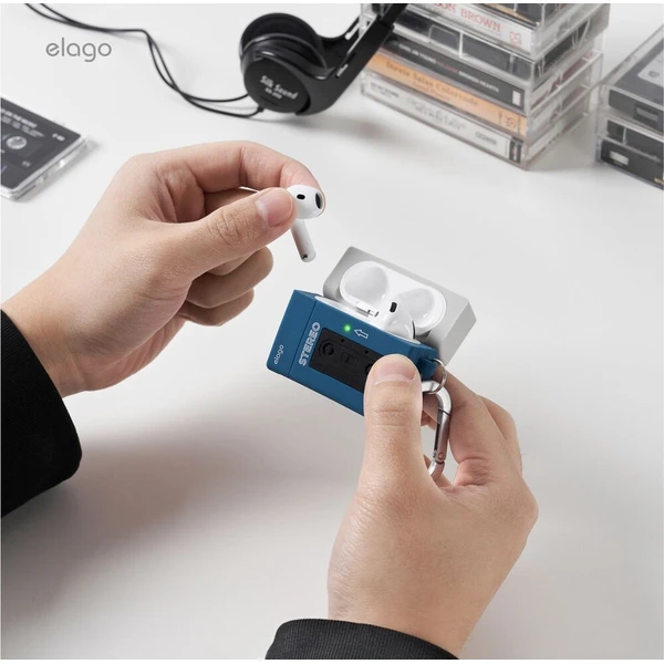 ELAGO Cassette Player pouzdro Airpods 4 tmavě modré - Pouzdra - Obrázek d_0a6d19fd200045e3a83d6923c25cf85d