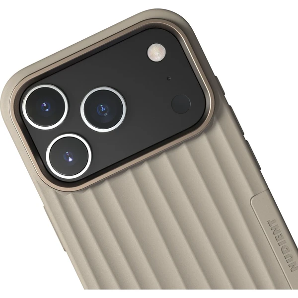 NUDIENT Bold Magsafe kryt iPhone 17 Pro/iPhone 18 Pro Linen Beige - Pouzdra - Obrázek d_37a319b7f04f4e6b8243464323d825d8