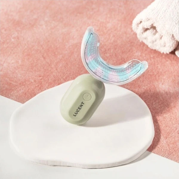 Be Lucent Stellar Gentle Teeth Whitening Kit sada na bělení zubů mentolová - Sady na bělení zubů - Obrázek d_4f394b76fedb4fae9ae84eb5018e59b5