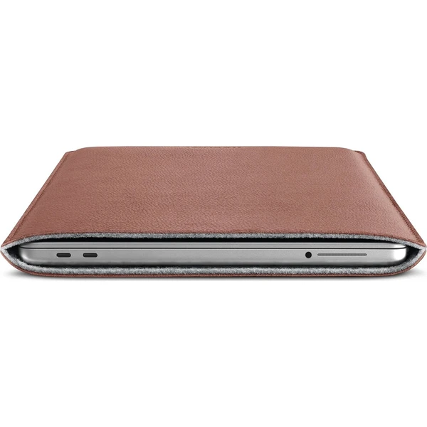 Woolnut Leather Sleeve kožené pouzdro MacBook Neo hnědé - Pouzdra - Obrázek d_502c3c8cbab341e5a0dade67ab50f3a4