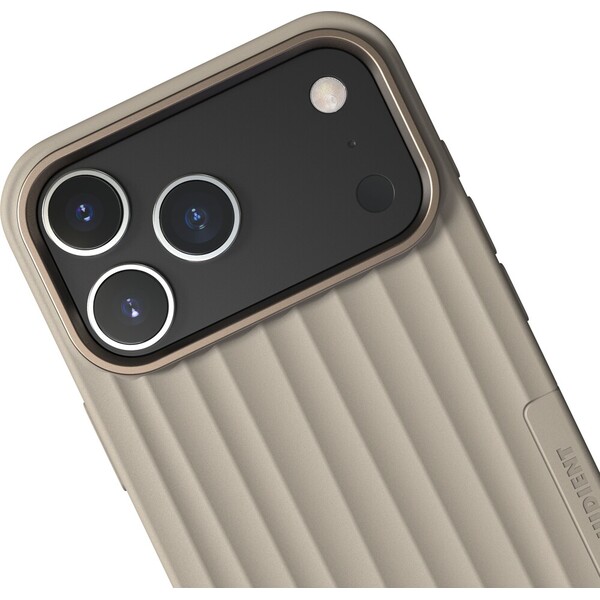 NUDIENT Bold Magsafe kryt iPhone 17 Pro Max/iPhone 18 Pro Max Linen Beige - Pouzdra - Obrázek d_6bb66de57e314df9b2e9fe1cb6eb6ab2