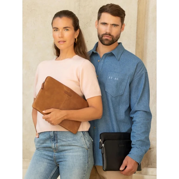 dbramante1928 Skagen Pro+ kožené sleeve pouzdro pro 14" MacBook černé - Pouzdra - Obrázek d_b021269d396d40aeaae6ffc34e261fe0