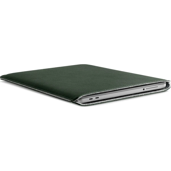 Woolnut Leather Sleeve kožené pouzdro MacBook Neo tmavě zelené - Pouzdra - Obrázek d_d3fd0188a4244d46b2a2b8c7a356593d