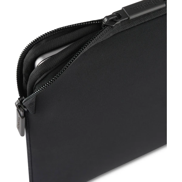 Pipetto Classic Fit Sleeve pouzdro pro MacBook Neo 13 černé - Pouzdra - Obrázek e10d1f7dfebf4c41b19b0f11b7e85b2f