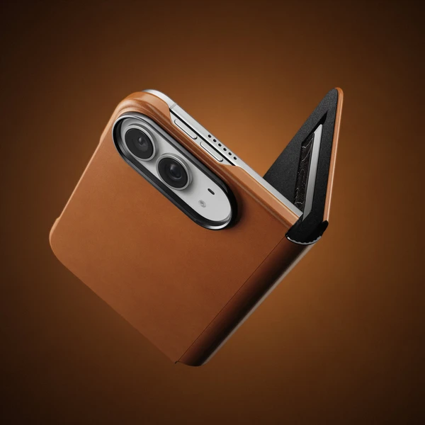 Nomad Traditional Leather Folio (Horween) MagSafe kožené pouzdro iPhone Duo sedlová hnědá - Pouzdra - Obrázek f2983b05755f42018b1a0f7f4a9d98cf