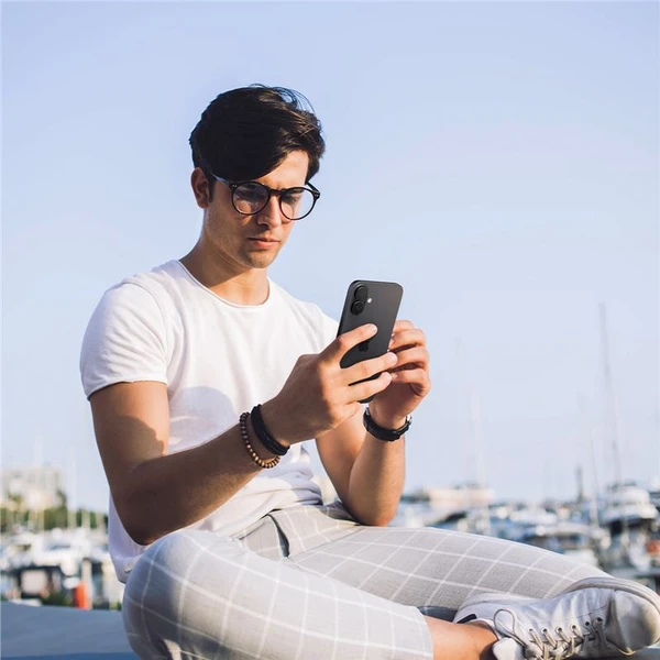 Spigen Glass tR EZ Fit Optik Pro sada skel iPhone 17/16/16 Plus černá (2-pack) - Ochranné folie a skla - Obrázek f3e81ca050794c6e9fbf278030f8245c